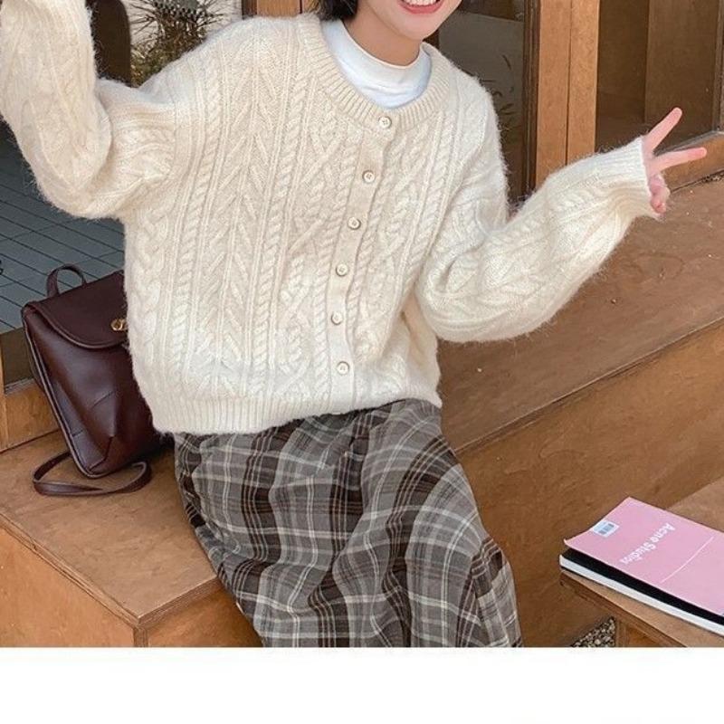 Gentle soft waxy versatile twist sweater cardigan women's autumn and winter new retro short knitted sweater jacket