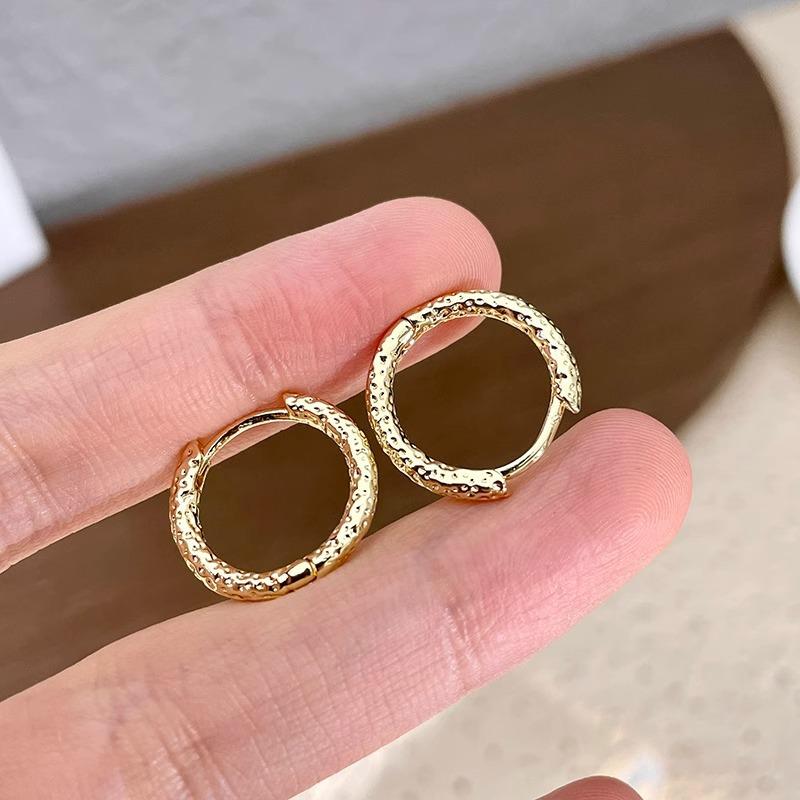 Niche Texture Sense of Gold Earrings Circle Earrings Fashion Retro Hong Kong Style Versatile Senior Sense of Earrings Tide Ambience Back To School