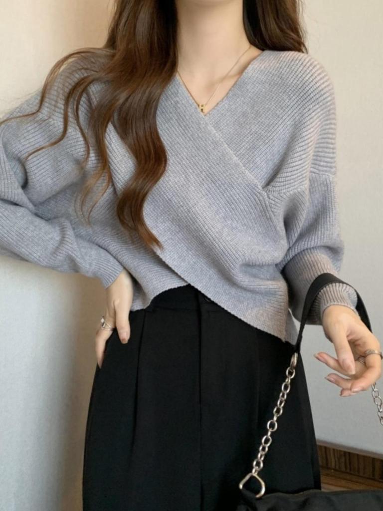 Women's Irregular V-Neck Loose Knit Sweater - Autumn/Winter Edition