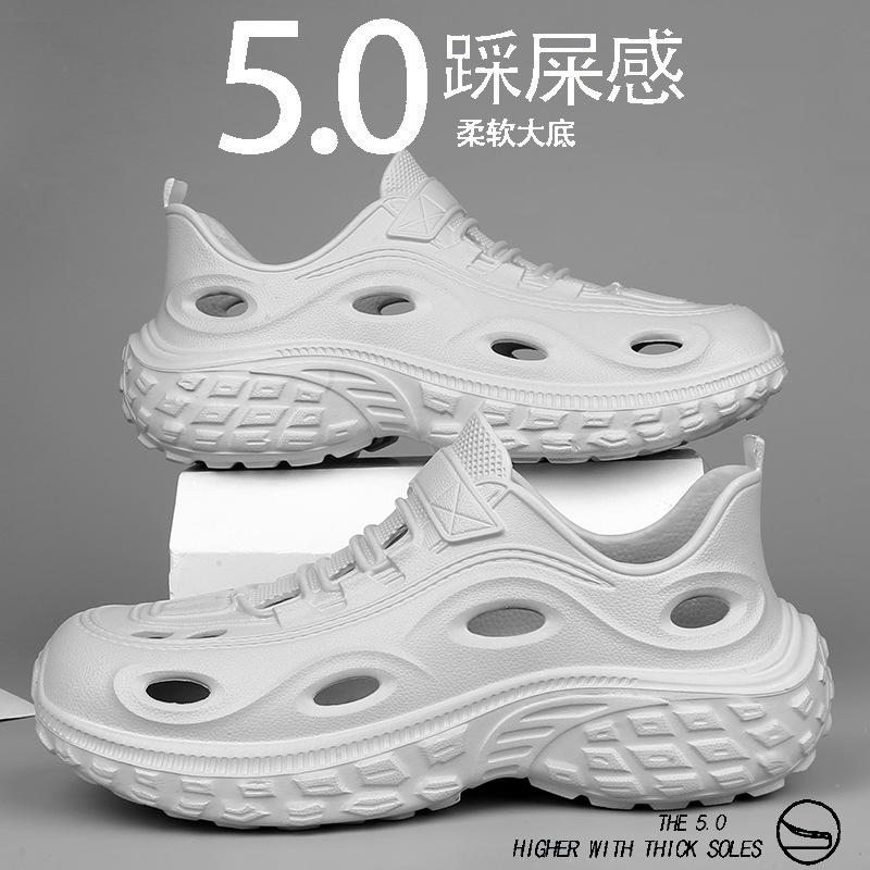 Hole Shoes Men's New 2025 Summer Casual Breathable Light Stepping On Shit Outdoor River Wading Beach Sandals