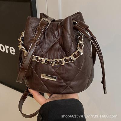 High-end Light Luxury Soft Leather Bag Live Broadcast Super Hot Thick Chain Handbag Diamond Lattice Crossbody Bag 2025 Shoulder Bucket Bag
