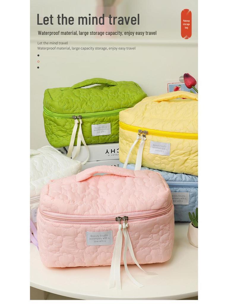 Cloud Makeup Bag: Portable Soft Travel Organizer with Large Capacity, Fluffy Design, Perfect for Makeup or Pencil Storage