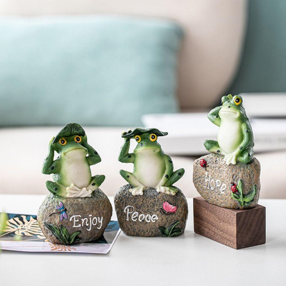 Small Resin Frog Statue Cartoon English Sign Frog Creative Garden Frog Ornament Outdoor
