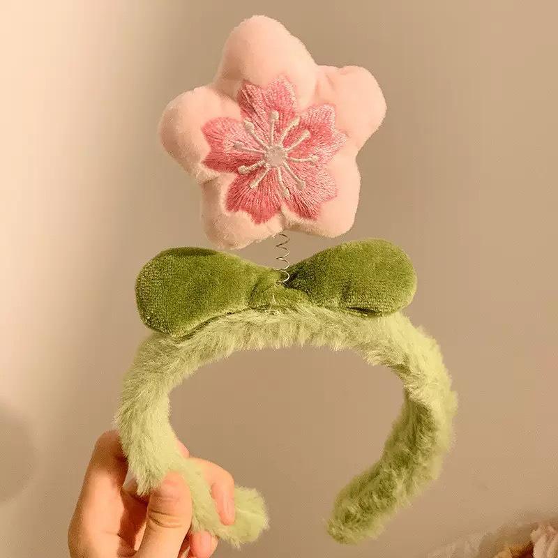 Cartoon Plush Headband: Cute Hair Accessory for Women & Kids, Perfect for Face Washing