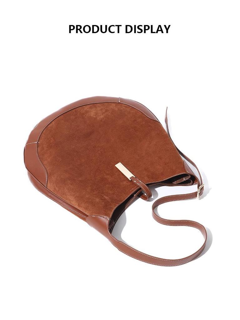 Borsa a Mezzaluna in Pelle Scamosciata Retrò: Borsa a tracolla monospalla di grande capacità