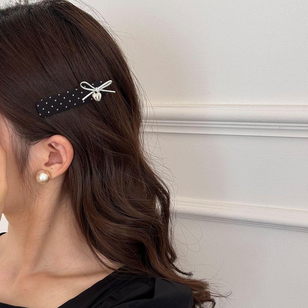 Hochwertige französische Satin-Punkte-BB-Klammer – Retro-Stil-Pony-Haarnadel für Damen