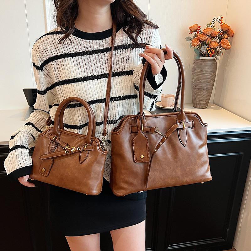 Retro Tote Bag For Women With Golden Buckle Decoration For Daily Use