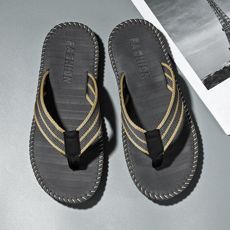 Slippers Men's Ultra-light Rubber and Plastic Woven with Flip-flops Men's Explosive Slippers Soft and Comfortable Beach Cool Slippers