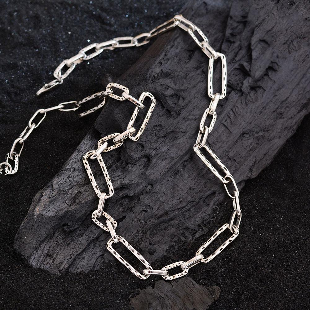 Early Spring Light Luxury Niche Pattern Back-Shaped Chain Necklace Female Simple High-End Versatile Collarbone Chain