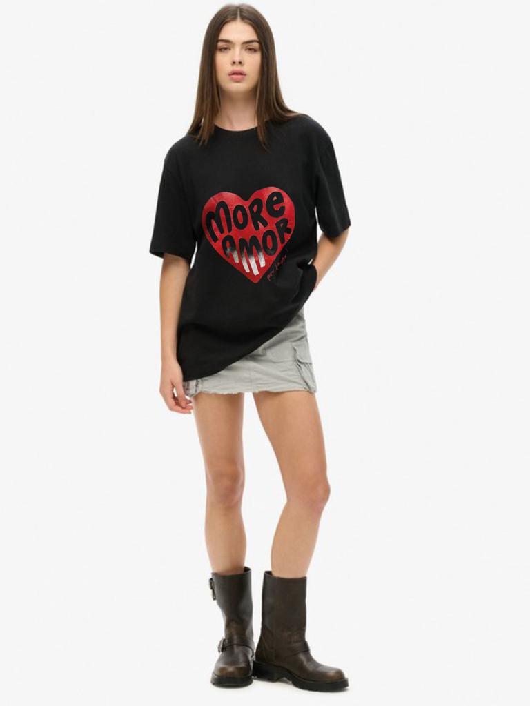 Oversize Women's Short-Sleeve T-Shirt with Red Heart and "MORE AMOR" Text Print