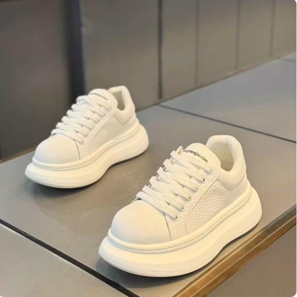 Frühling neue Schnürschuhe Low-Top Plateau-Sohle beliebte Freizeitschuhe xlz