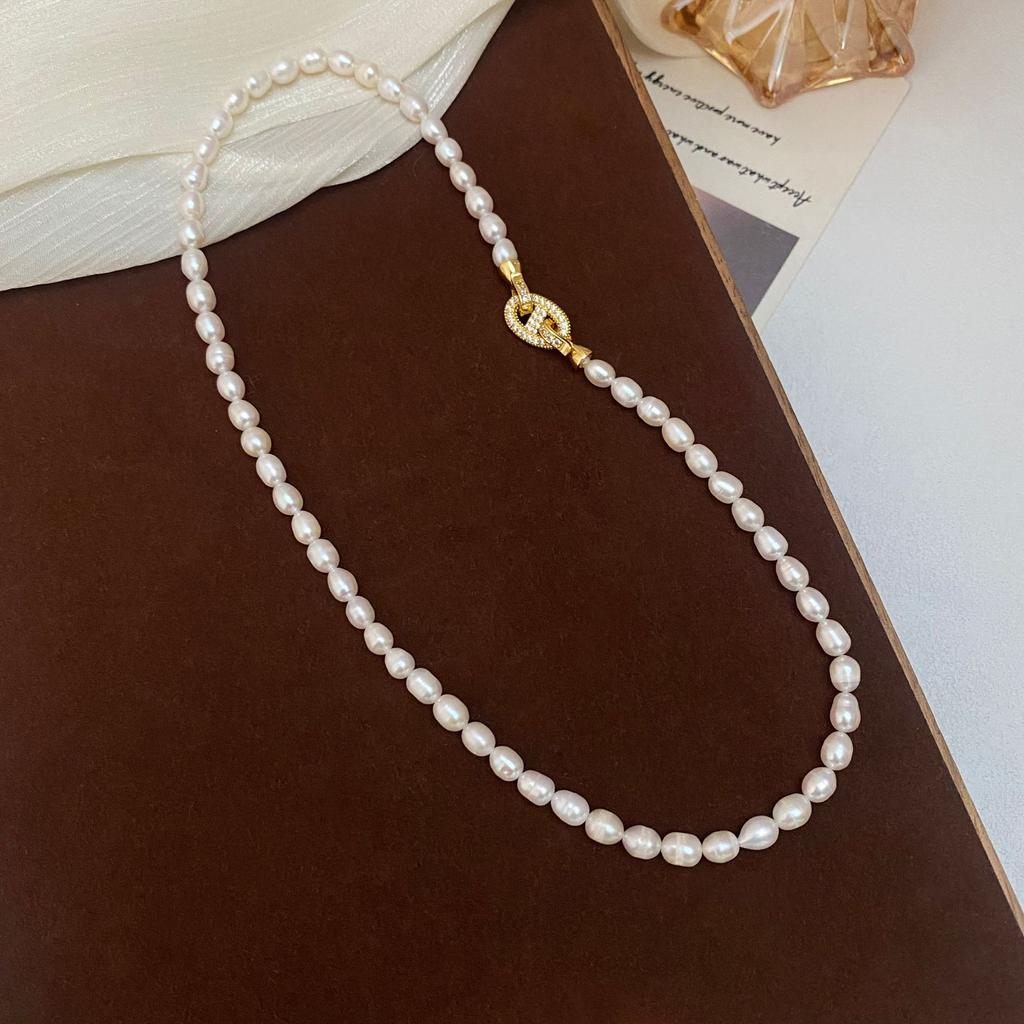 Wysokiej Jakości Modny Błyszczący Kryształowy Krzyż Naturalna Perła Słodkowodna 14K Złocony Damski Krótki Łańcuszek Choker Naszyjnik Prezenty na Imprezę