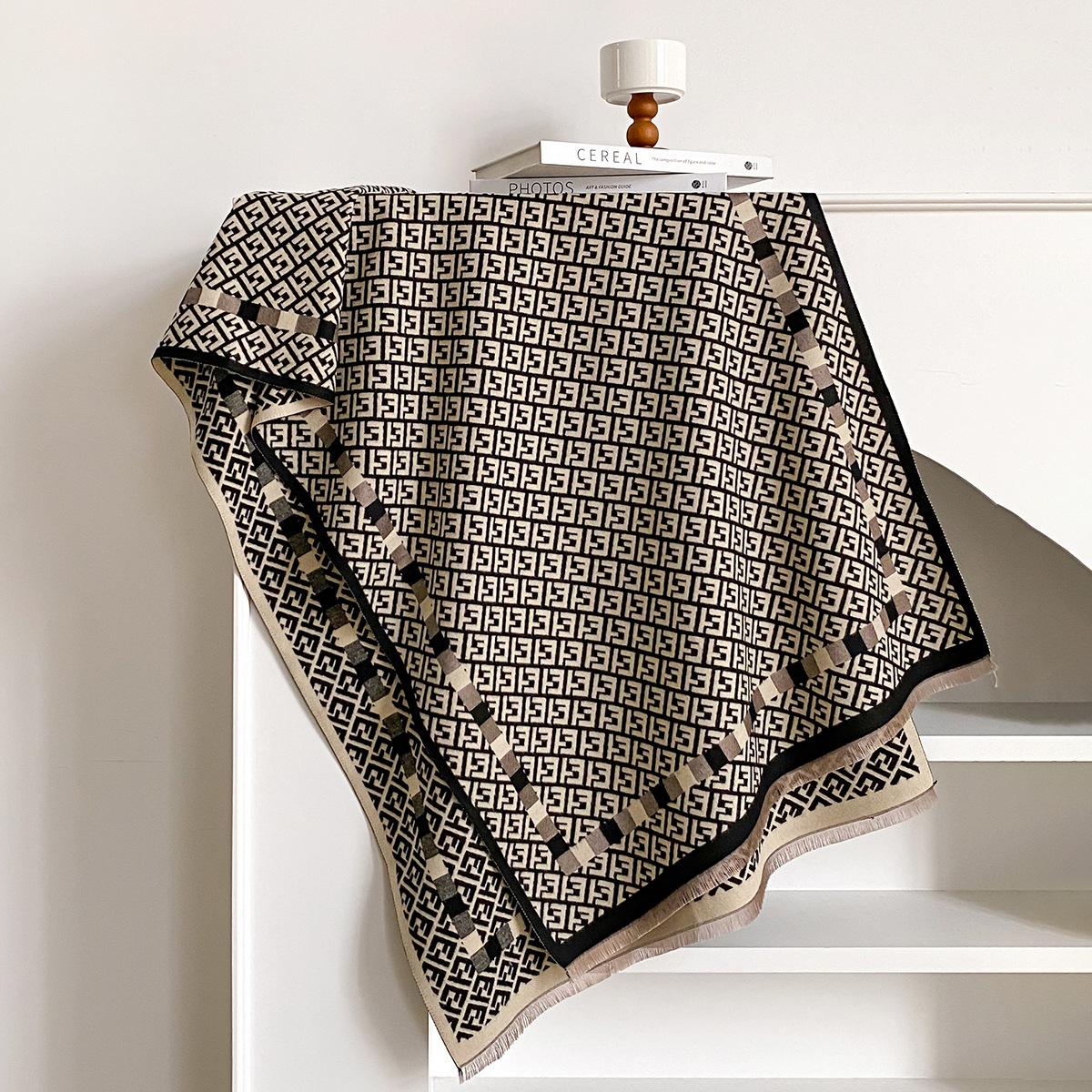 

Двусторонний шарф из искусственного кашемира, теплый для помещения с кондиционером, модная шаль с клетчатой вставкой, утолщенный теплый шарф на осень и зиму 185x65cm чёрный