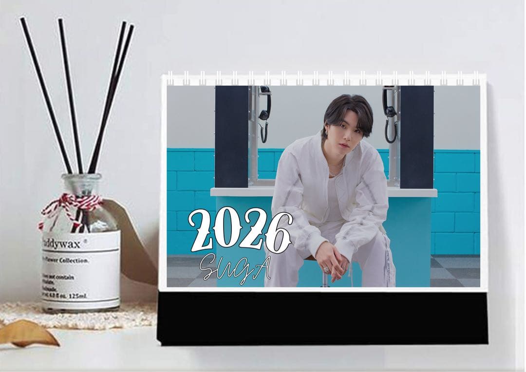 [Б/У] BTS Suga Yoongi 2026 Настольный календарь Корейский мерч Японская версия