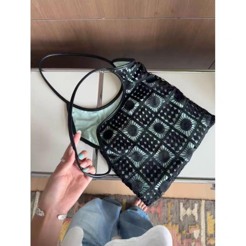 Handwoven bag crochet retro wool knitted tote bag underarm bag fashionable versatile single shoulder messenger small bag women