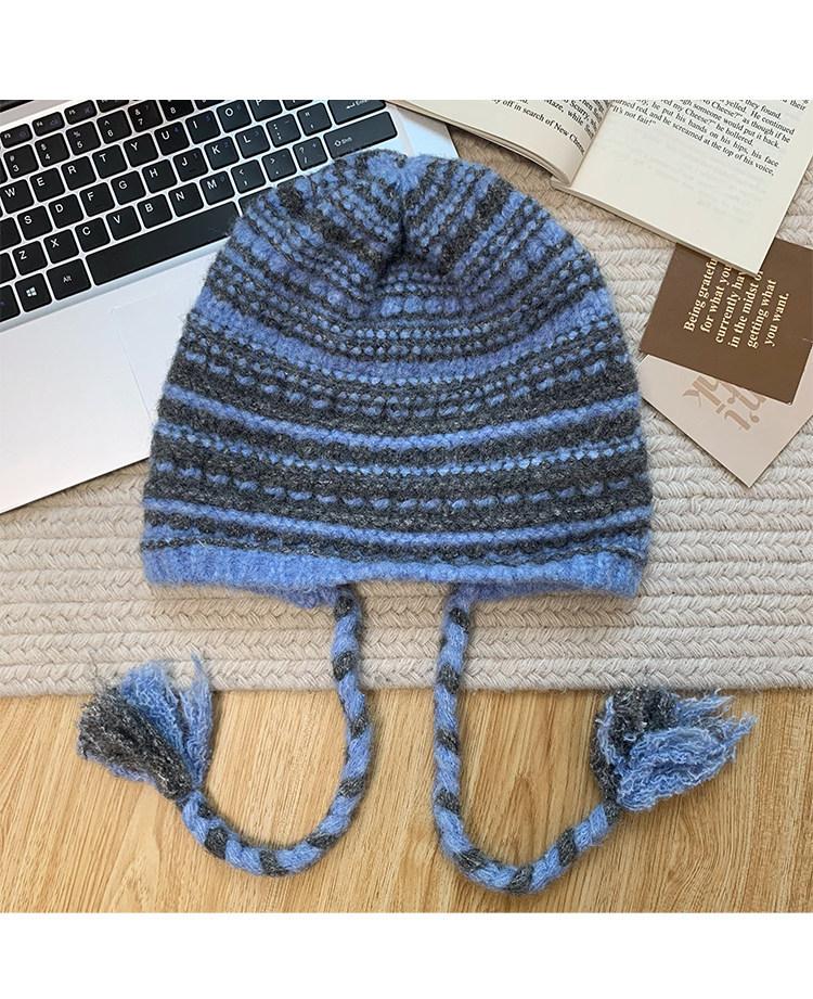 Autumn and winter striped cute hat women's big head circumference shows small face warm wool hat thickened encryption windproof knitted hat