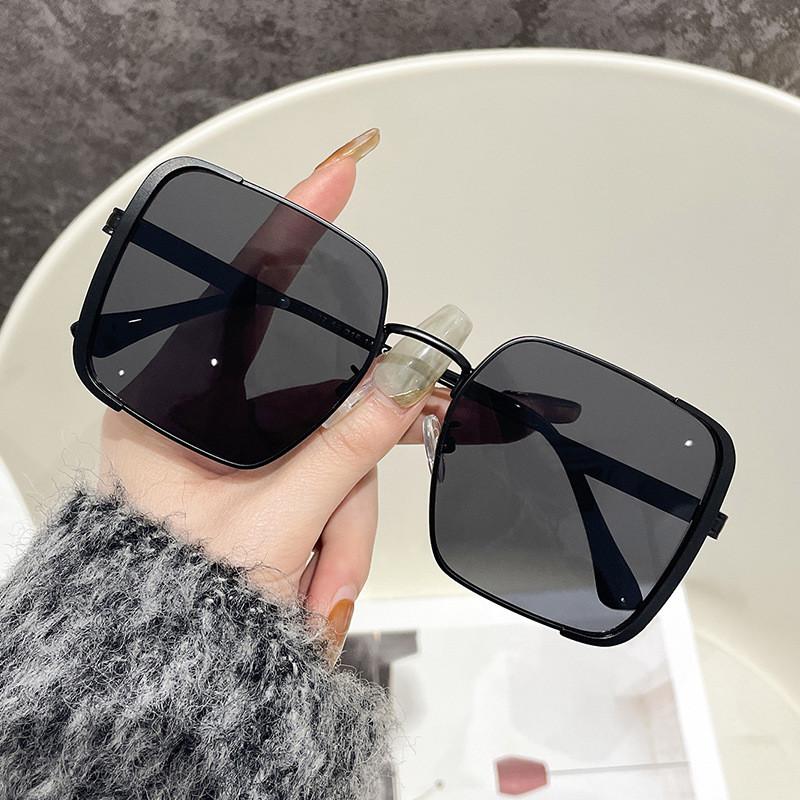 Geometric Metal Frame Sunglasses For Men Uv400 Sun Protection Stylish Wear BlackGray