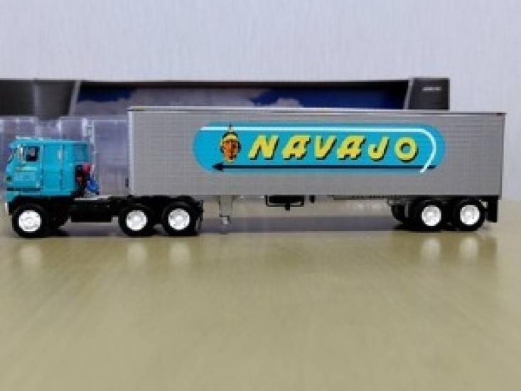 

Редкий 1/64 DCP Diecast Promotions International Transtar COE 40-футовый фургон NAVAJO