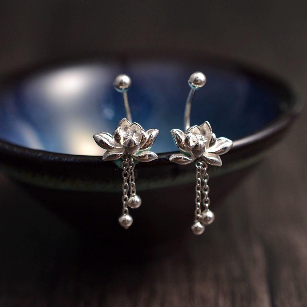 

Серьги-подвески с кисточками и спиральной застежкой-пряжкой Лотос - Модный роскошный женский аксессуар 2024 года с цветочным дизайном