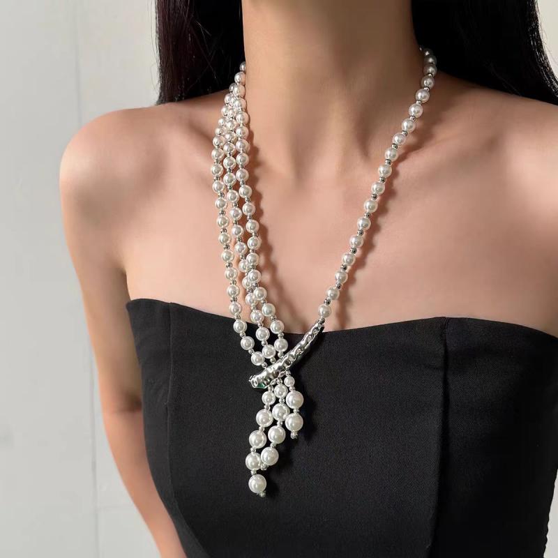 Elegant Pearl Pendant Necklace for Women Multilayer Asymmetric Necklace Luxury Charming Party Banquet Jewelry Gifts Daily Wear