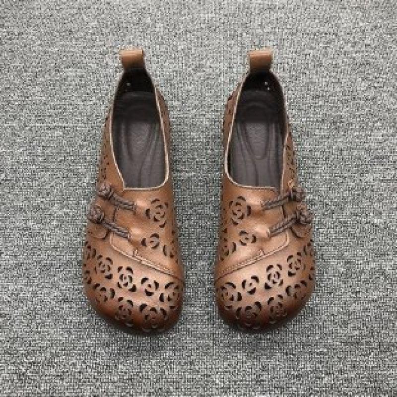Sandals women's retro hollow breathable beef tendon sole non-slip hole shoes flat mother leather shoes