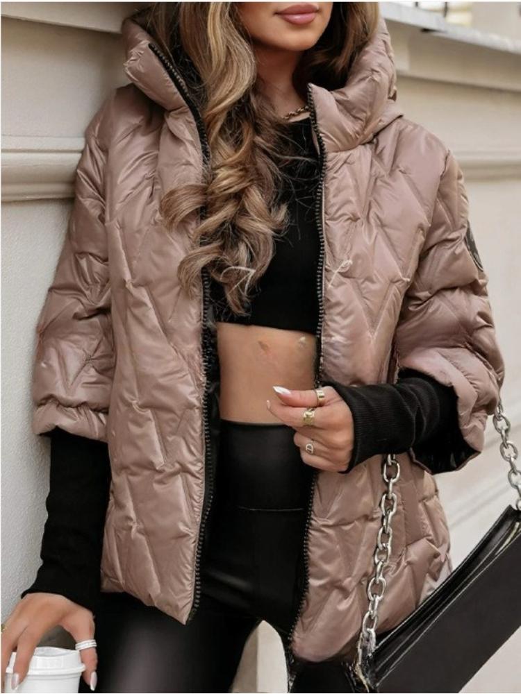 Damen leichter champagnerfarbener gesteppter Daunenmantel mit Kapuze, langen Ärmeln, warme Winterjacke