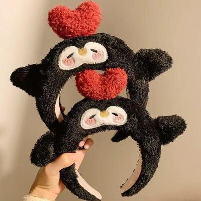 Diadema de Felpa con Cabeza de Pingüino y Corazón: Lindo Accesorio Negro de Dibujos Animados para el Cabello, Lavado de Cara y Maquillaje en Otoño e Invierno