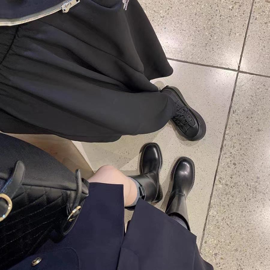 Grape mother has the same style, European and American round-headed high boots show thinness and height, and straight thick-soled leather knight boots