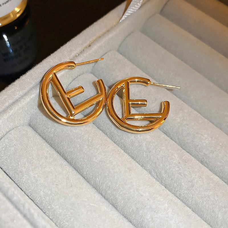 Zircon Gold Letter D Ear Cuffs: High-End Women's Stud Earrings with Versatile Niche Design.