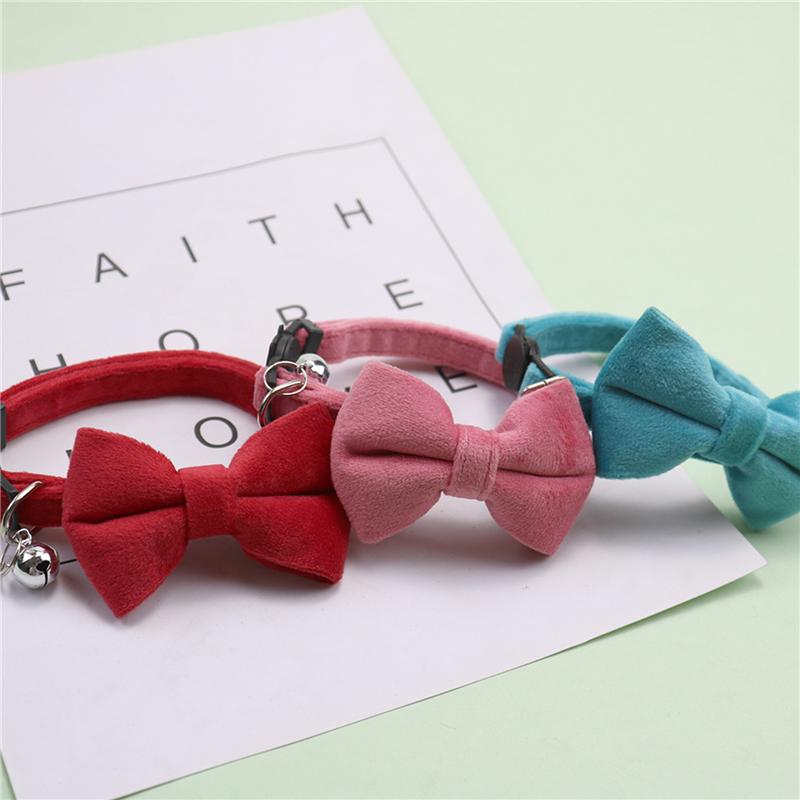 Sametový obojek pro kočky Jednobarevný motýlek Štěně Čivava Obojky se zvonkem Nastavitelná bezpečnostní přezka Kočky Motýlek Doplňky pro mazlíčky