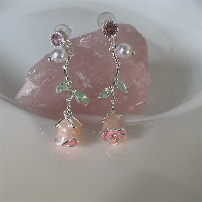 

Бриллиантовые серьги-подвески с жемчугом цвета розового золота, серьги в стиле легкой роскоши и с высоким чувством стиля, серьги, подчеркивающие темперамент и универсальные, женские