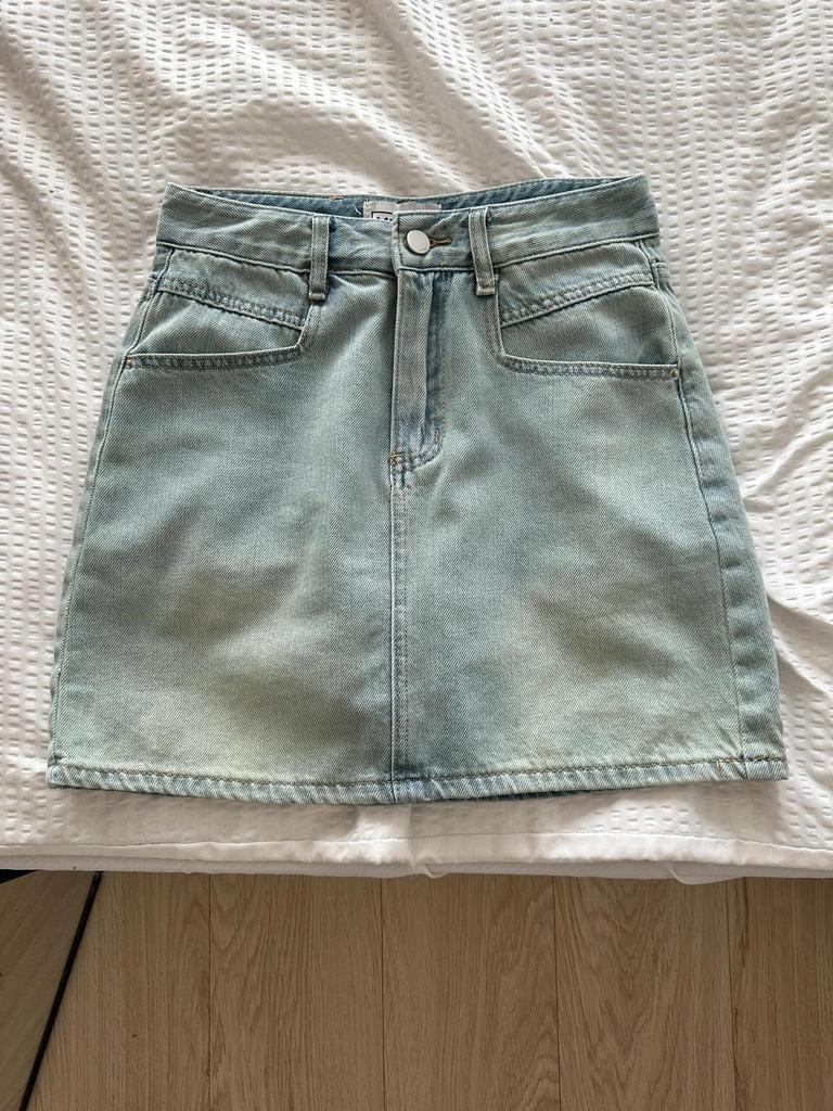 Women's 2024 Summer High-Waisted Slimming A-Line Denim Mini Skirt with Ripped Detail