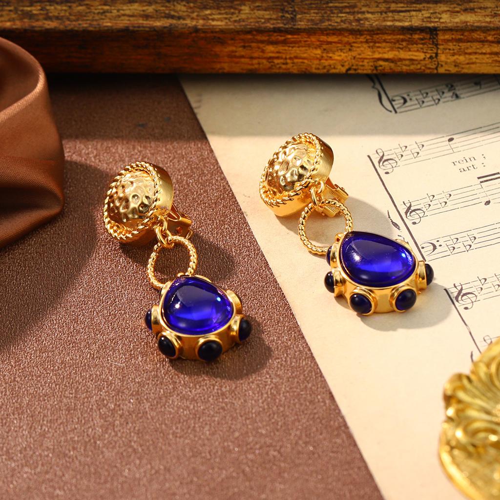 Medieval bee niche earrings glass oval stud earrings multi-color fringed design earrings new retro European and American jewelry