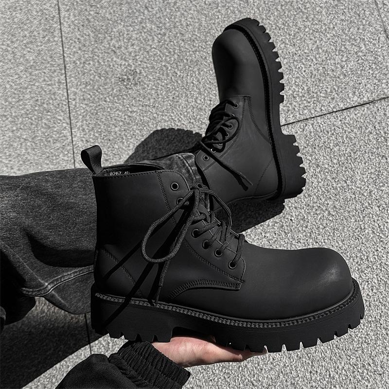 

Ботинки мартин мужские новые осенне-зимние в британском стиле высокие кожаные ботинки на толстой подошве с увеличением роста черные мужские ботинки 8267-J 40