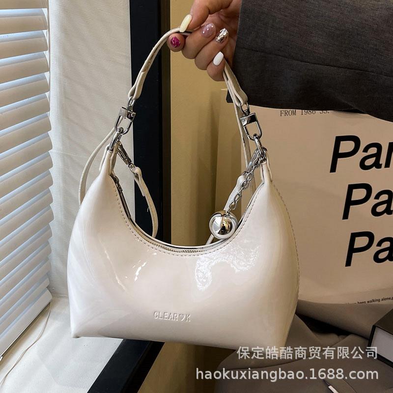 Underarm bag women 2025 new summer fashion niche design this year popular Internet celebrity explosion shoulder messenger bag