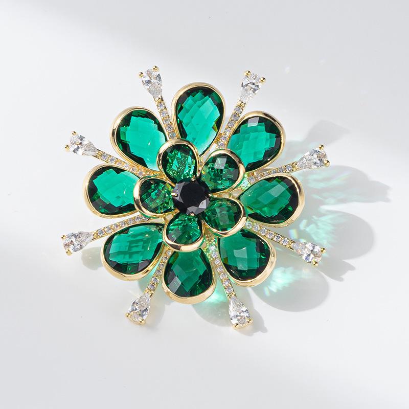 Emerald Zircon Snowflake Brooch - High-End Custom Corsage Pin Accessory