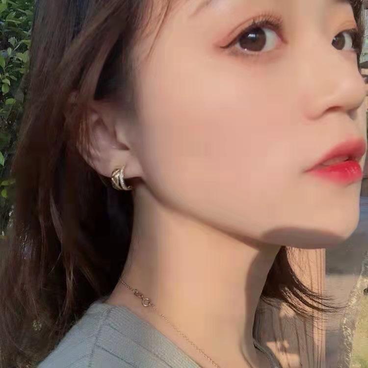 Korean Version of Fashion Small Wind Diamond Stud Earrings, Women's Retro Niche Design Earrings