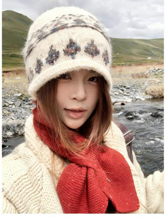 Japanese Fair Isle Women's Knitted Wool Hat - Warm, Versatile, Ear-Protecting Winter Beanie.