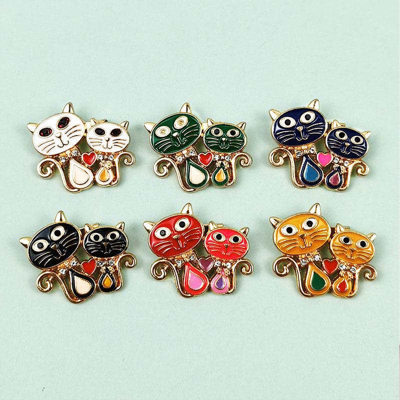 1PC Cat Brooch Cartoon Two Cats Cute Zinc Alloy Versatile Pin Buckle Clothing Accessories Diamond Inlaid