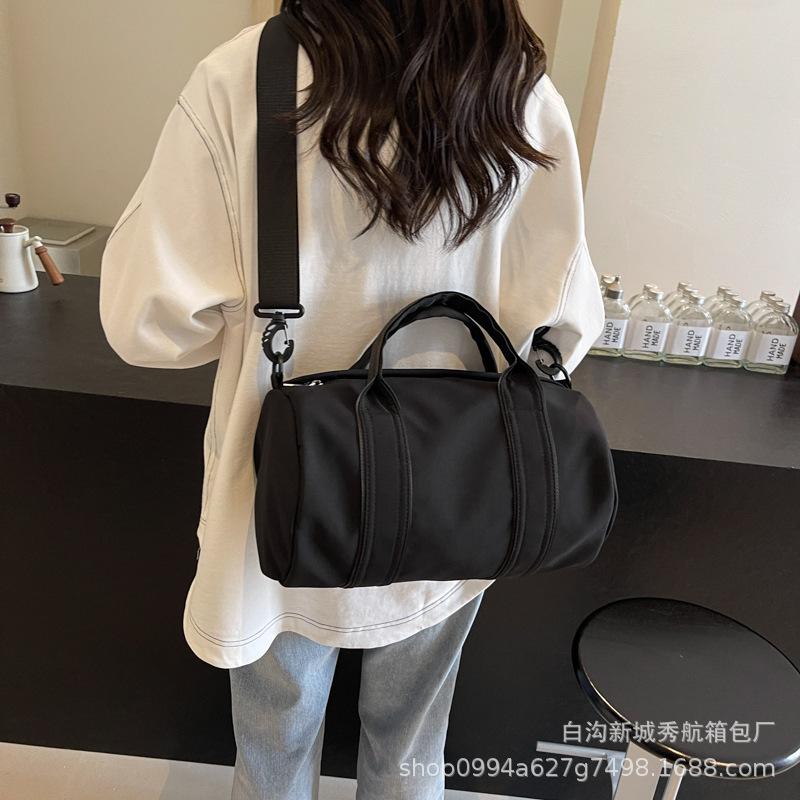 Niche nylon bucket bag simple 2025 new casual shoulder messenger bag versatile hand bag