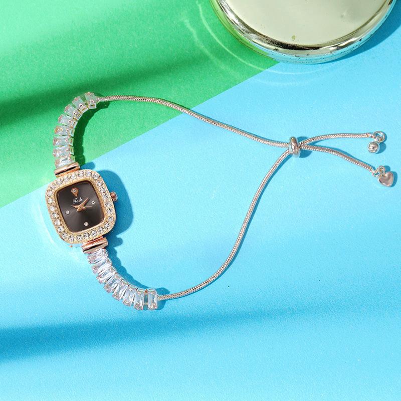 Fashion Diamond Inlaid Square Zircon Watch Exquisite Chain Bracelet Watches Women Free Adjustment Pulling Quartz Watches Reloj