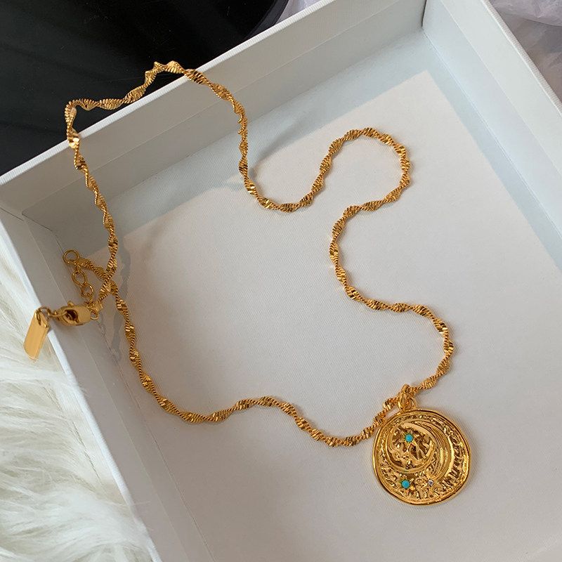 

Niche Style Fashion Star Moon Female Accessible Luxury Clavicle Chain Gold Cake Large Turquoise Star and Moon