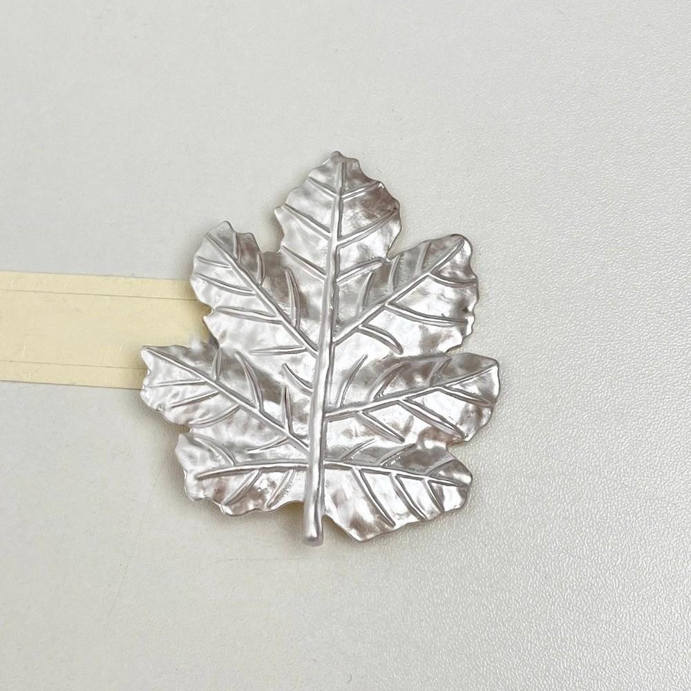 Vintage Long Leaf Pin French Style Metal Glossy Brooch Exquisite Maple Leaf Brooch  Banquet