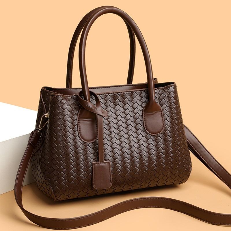 

Chic Woven Women s Shoulder Bag Stylish Crossbody Handbag for Daily & Casual 27 x 15 x 19 cm темно-коричневого