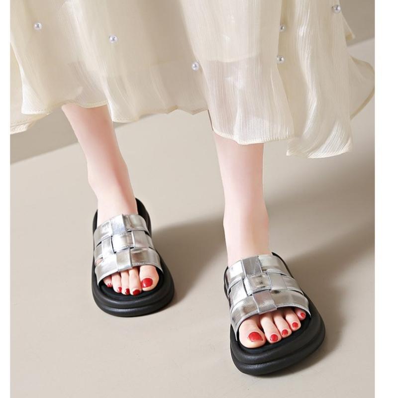Fashion Slippers Women Summer Flat Shoes Female Slides Pantofle Fashion Platform Low 2025 Luxury Rome Scandals PU Fabric Rubber Hoof