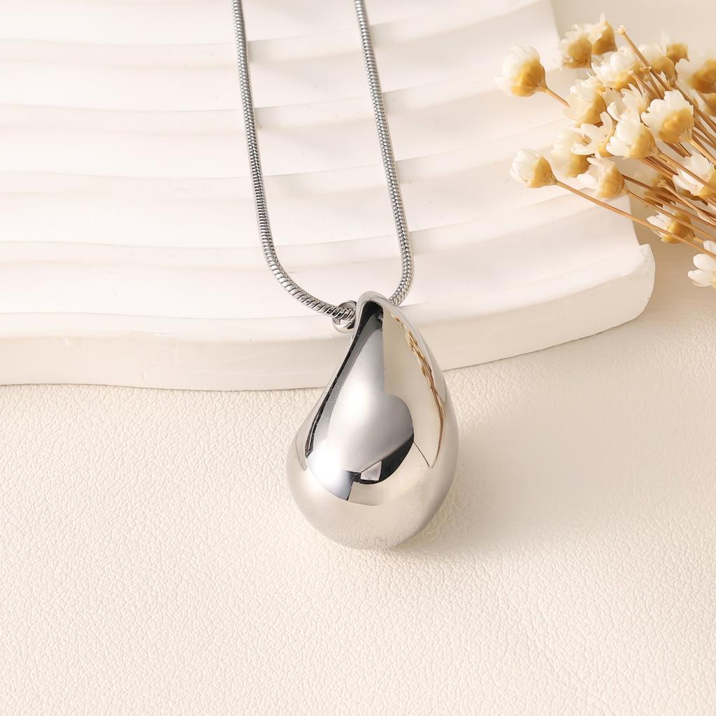 European and American high-end stainless steel water drop necklace niche retro fashion pendant temperament versatile and simple
