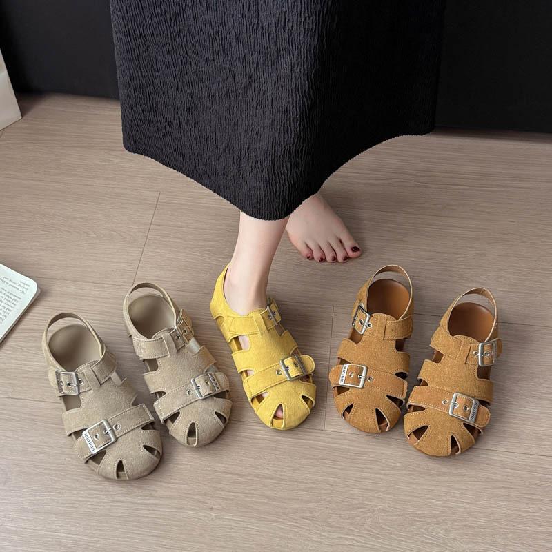 Retro thick-soled woven bag head sandals women's summer 2025 summer new models with skirts beach shoes