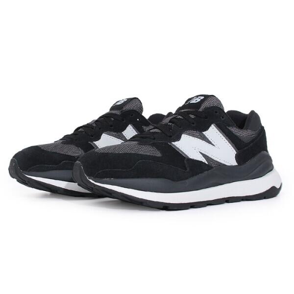 New Balance Tenisky 5740