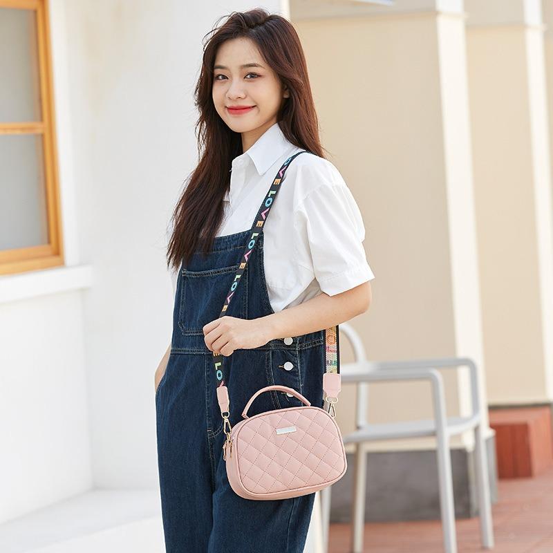 Women's Bag New Spring and Summer New Retro Portable Shoulder Bag Rhombus Embroidery Thread Fashion Oblique Span Bag Small Square Bag
