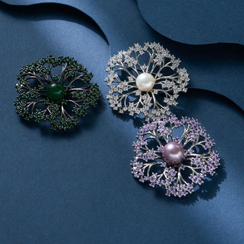 Elegant Green Agate Dandelion Brooch with Pearl Accent
